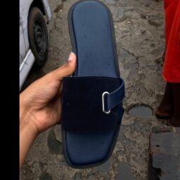 STYLISH BLACK FLAT SLIPPERS