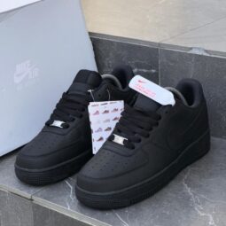 NIKE AIRFORCE ONE {BLACK}